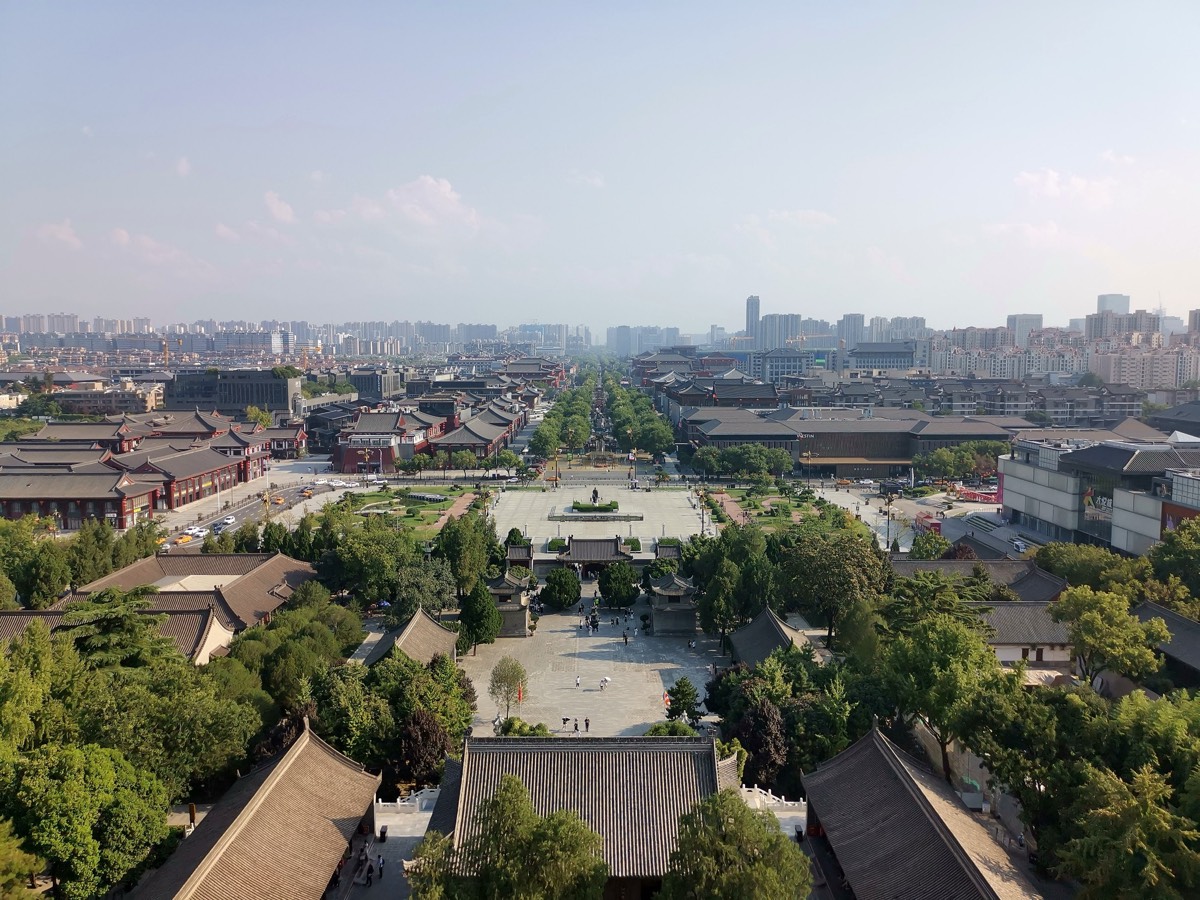 西安城俯瞰,古建与现代高楼交织