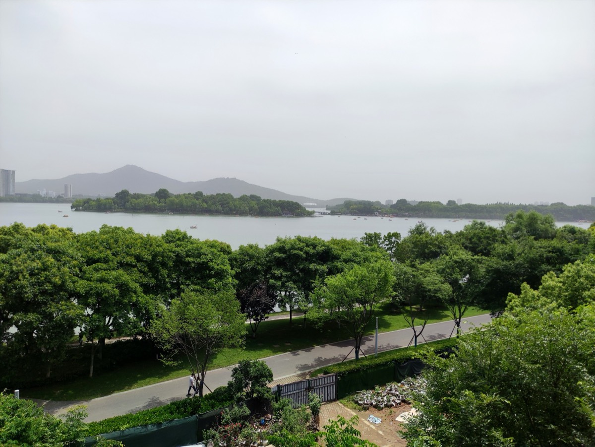城上远眺玄武湖